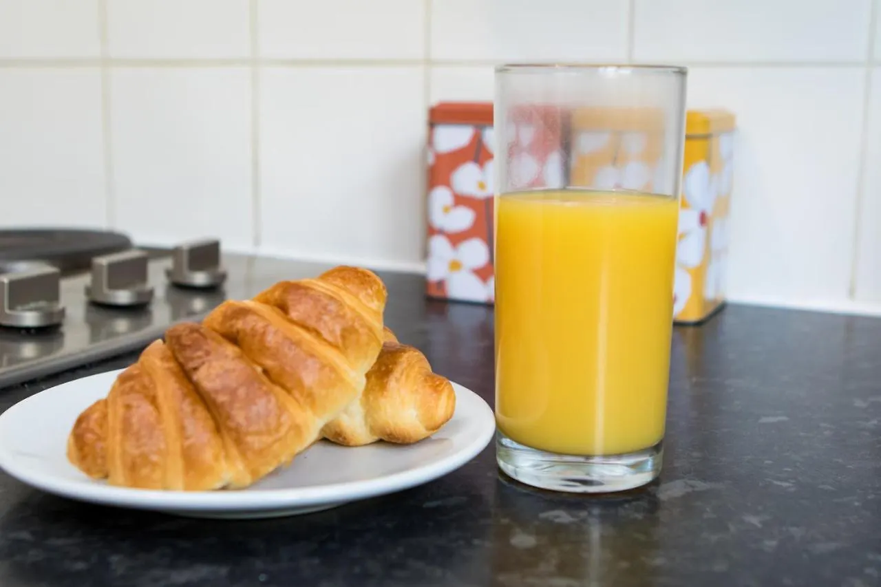 Apartamento Newly Renovated Modern House With Free Parking Nottingham 0*,  Reino Unido